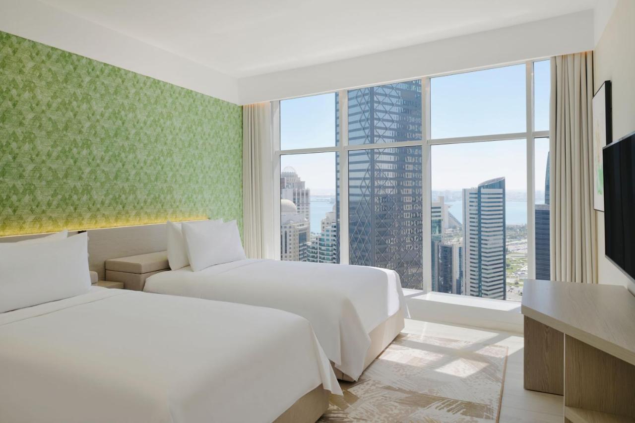 Element By Westin West Bay Doha 호텔 외부 사진 A guest room at the hotel