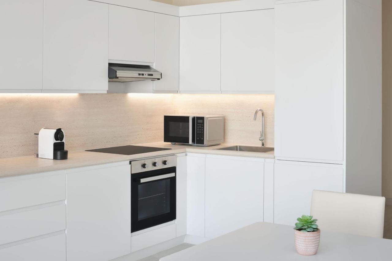 Element By Westin West Bay Doha 호텔 외부 사진 A modern kitchen