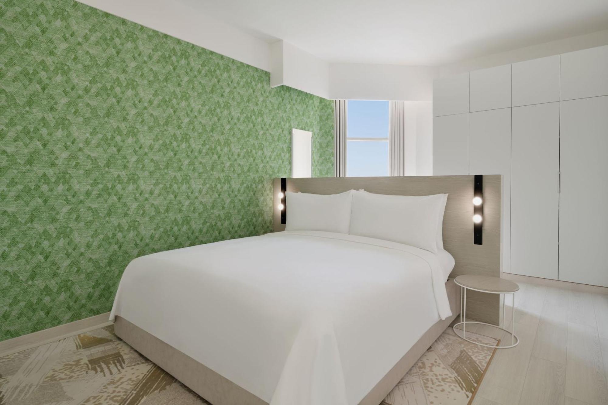 Element By Westin West Bay Doha 호텔 외부 사진 A bedroom