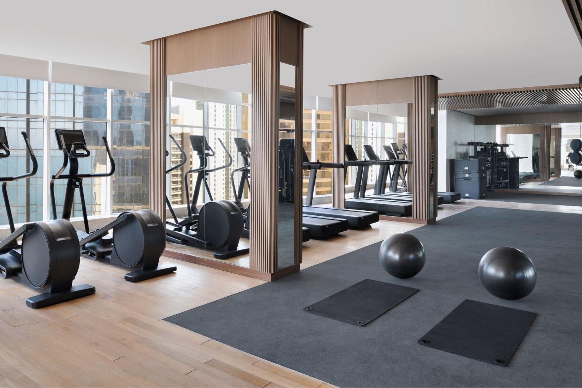 Element By Westin West Bay Doha 호텔 외부 사진 The gym at The Hari